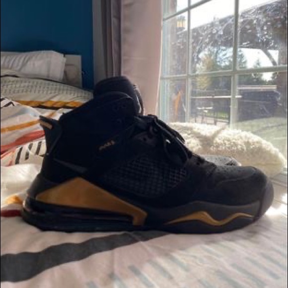 270 Mars Air Jordan’s, 6.5 Youth / Womens 8 - Picture 2 of 5